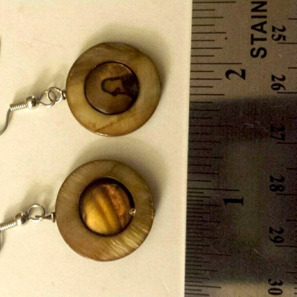 Shell in Brown Round Circle Earrings in Silver - Picture 5 of 5